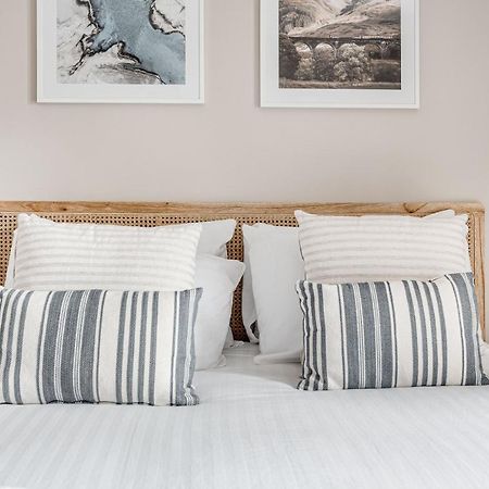 Charming 1 Bedroom Apt , Town Centre, Wifi, Free Parking By Tent Serviced Apartments Staines-upon-Thames Eksteriør bilde