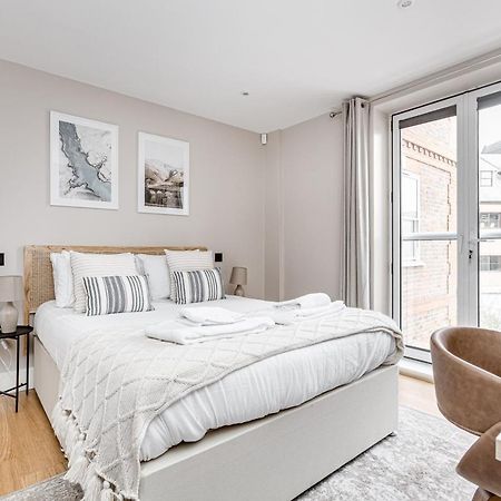Charming 1 Bedroom Apt , Town Centre, Wifi, Free Parking By Tent Serviced Apartments Staines-upon-Thames Eksteriør bilde
