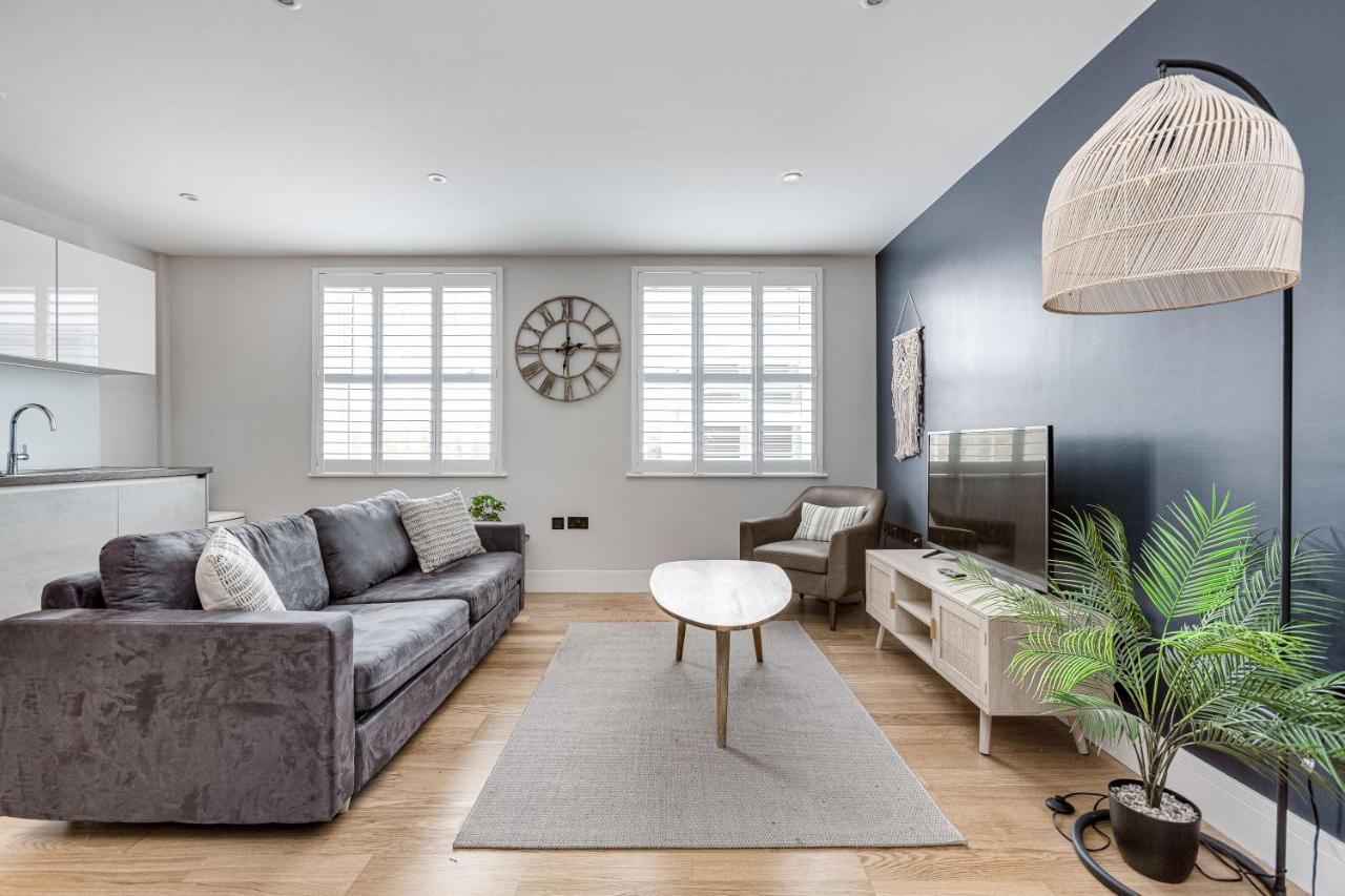 Charming 1 Bedroom Apt , Town Centre, Wifi, Free Parking By Tent Serviced Apartments Staines-upon-Thames Eksteriør bilde
